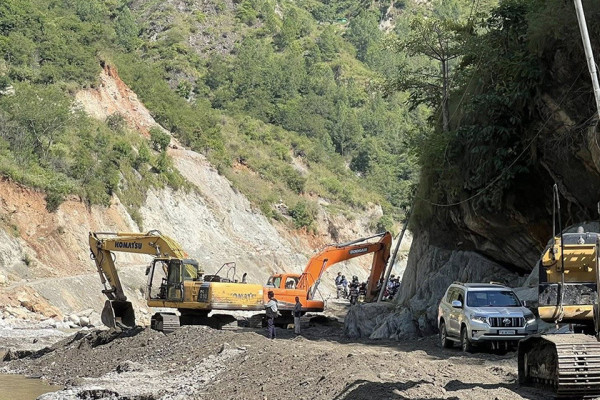 वर्षायाममा पुनर्निर्मित बिपी राजमार्गबाटै यातायात सञ्चालन गर्ने तयारी